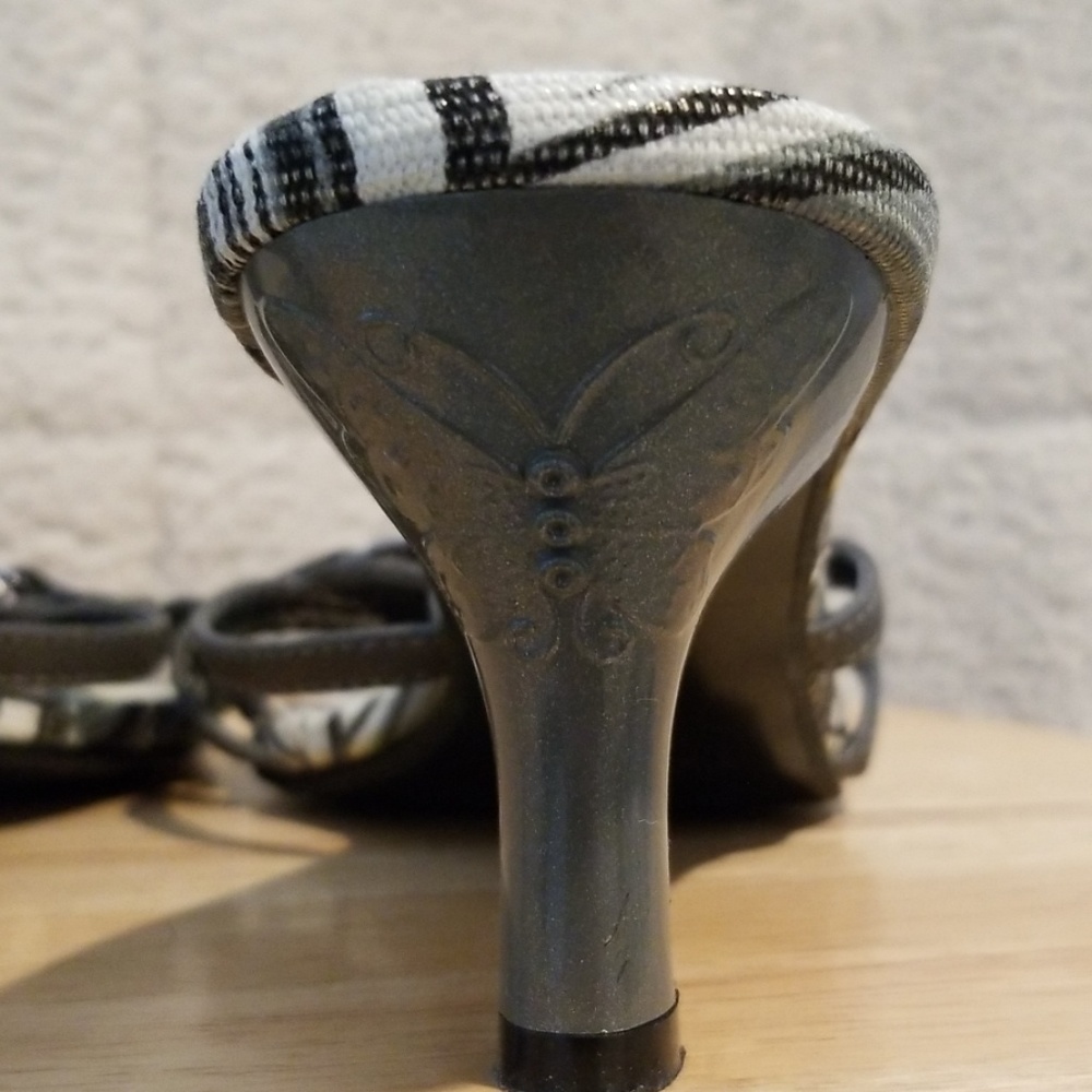 Sandal - Picture 4 of 6